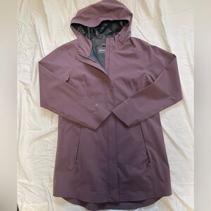 Eddie Bauer Cloud cap stretch rain Jacket women’s medium